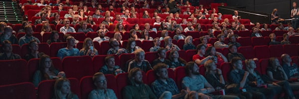 纪录片《人类星球》海报